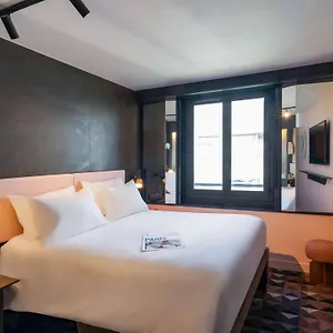 Tribe Batignolles Parigi